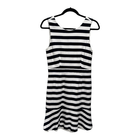 Banana Republic 

BLACK /WHITE STRIPE PONTE FLOUNCE DRESS size 8 - Picture 4 of 12